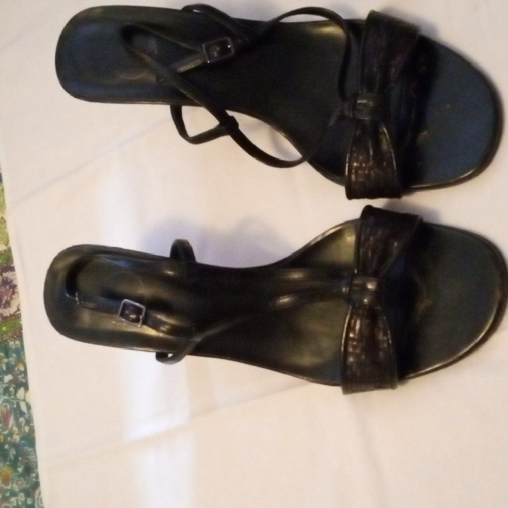 Heels - Picture 3 of 5